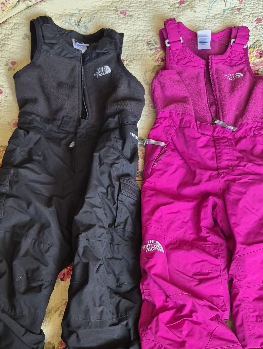 The North Face Kids Snow Overalls - Black & Fuchsia